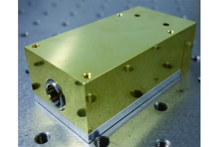 End-pumped DPSS Laser